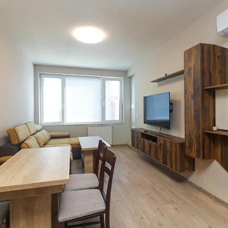 Cherkovna Garage !!! Apartmán *